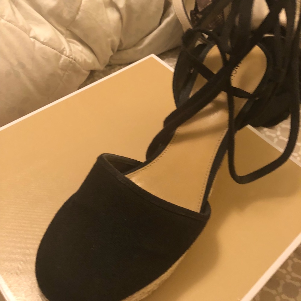 Michael Kors wedges - Picture 2 of 7
